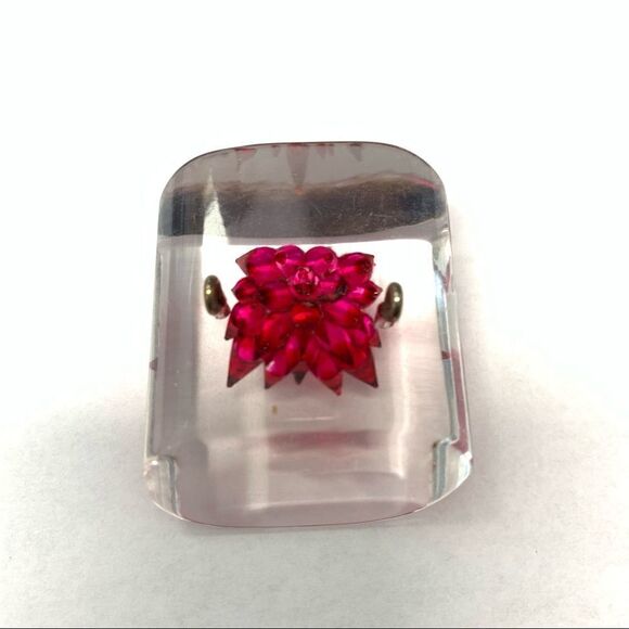 1940’s French clear Lucite reverse carved huge red floral button - Picture 3 of 8
